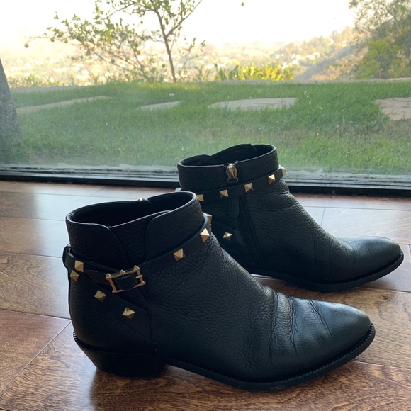 Valentino Shoes - SOLD Valentino rockstud booties 38.5